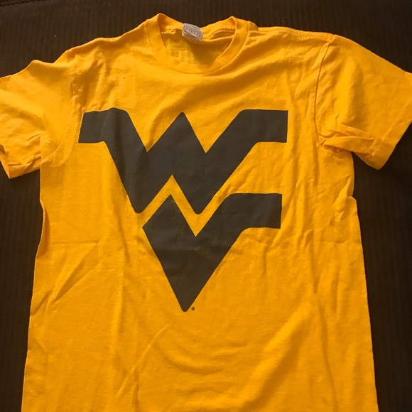 Tops - West Virginia T-Shirt size Small